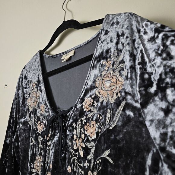 Style‎ & Co Velvet Top Blouse Floral Embroidery V-Neck Peplum L Boho Flowy Fairy - Picture 3 of 8